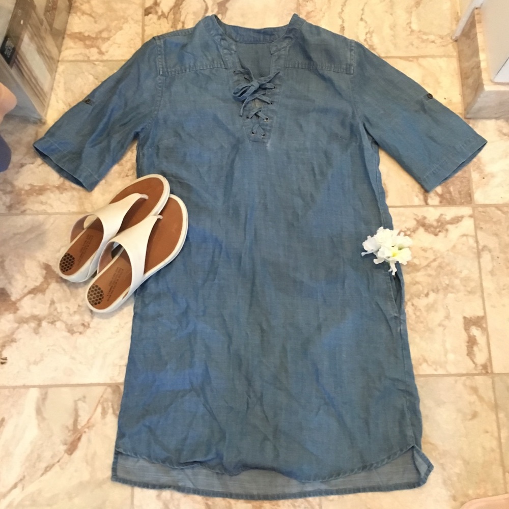 Blue denim dress with pockets
